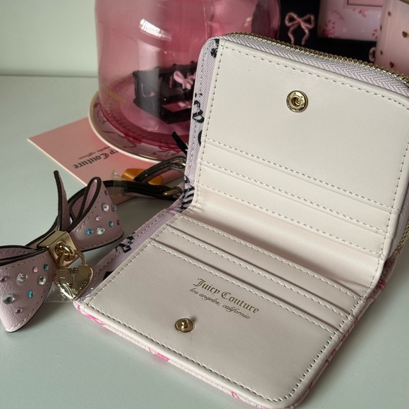 Juicy Couture Lovely Bow Pink Wallet - Picture 4 of 4